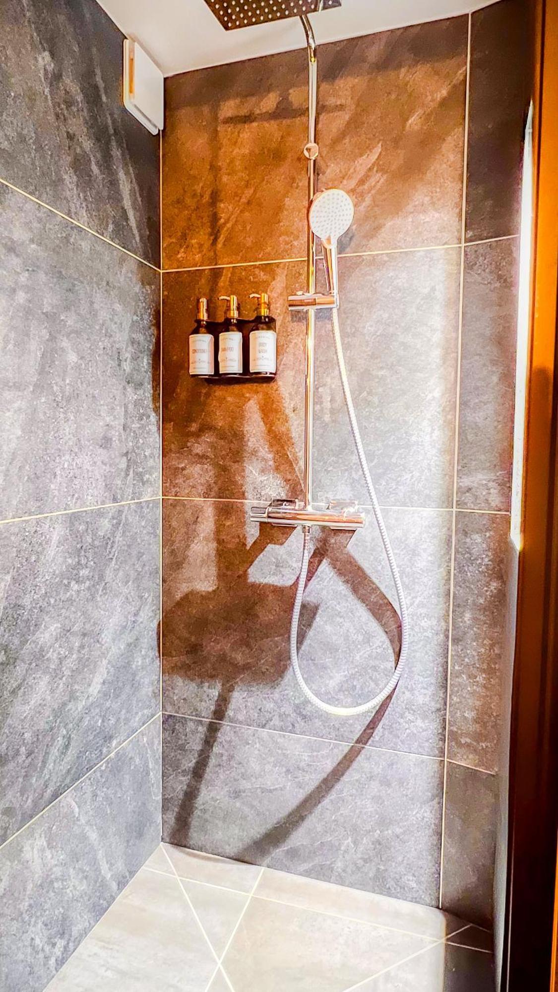 Appartement avec jacuzzi privé à Disney Quincy-Voisins Exterior foto